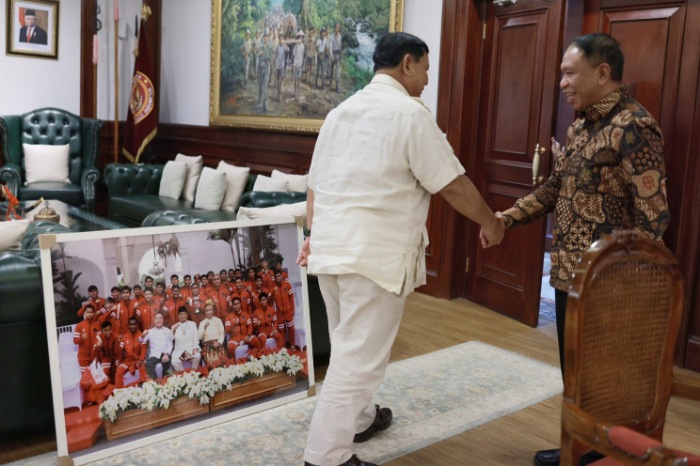 Prabowo Subianto menerima kunjungan Waketum PSSI, Zainudin Amali di Kantor Kementerian Pertahanan, Jakarta. (Foto Dok. Tim Media Prabowo)