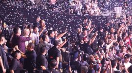 Menteri Pertahanan Prabowo Subianto menghadiri Konser 3 Dekade Perjalanan Cinta Ari Lasso, Jakarta, Sabtu malam, 8 Juli 2023. (Dok. Tim Media Prabowo Subianto)