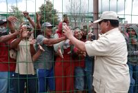 Menteri Pertahanan Prabowo Subianto menyampaikan rasa hormat setinggi-tingginya kepada 35 ribu para petani di Blora, Jawa Tengah. (Dok. Tim Prabowo Subianto)