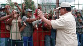 Menteri Pertahanan Prabowo Subianto menyampaikan rasa hormat setinggi-tingginya kepada 35 ribu para petani di Blora, Jawa Tengah. (Dok. Tim Prabowo Subianto)