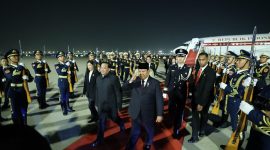 Kedatangan Presiden Prabowo di Beijing disambut oleh para mahasiwa dari Indonesia yang tengah menempuh pendidikan di Beijing.  (Dok. Tim Media Prabowo)