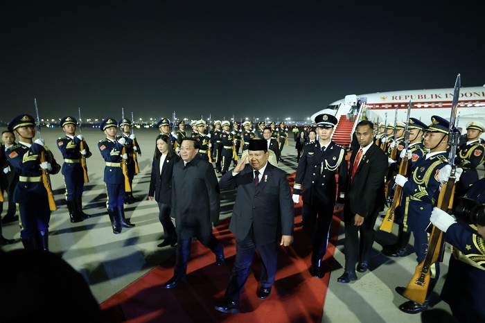 Kedatangan Presiden Prabowo di Beijing disambut oleh para mahasiwa dari Indonesia yang tengah menempuh pendidikan di Beijing.  (Dok. Tim Media Prabowo)