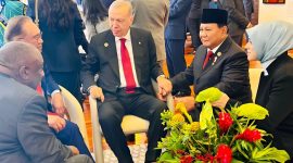 Presiden RI Prabowo Subianto tertangkap kamera berbincang akrab bersama sejumlah pemimpin negara di balik layar KTT G20 Brasil 2024. (Dok. Tim Media Prabowo)

