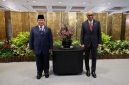 Presiden RI Prabowo Subianto bersama Presiden Tharman Shanmugaratnam di Parliament House Singapura. (Dok. Tim Komunikasi Prabowo Subianto)