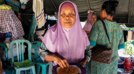 Masyarakat sini pokoknya sekarang ini sudah lega. Bantuan perbaikan jalan pun sudah datang, bantuan untuk pencarian korban pun sudah datang. (Dok. Tim Media Prabowo)