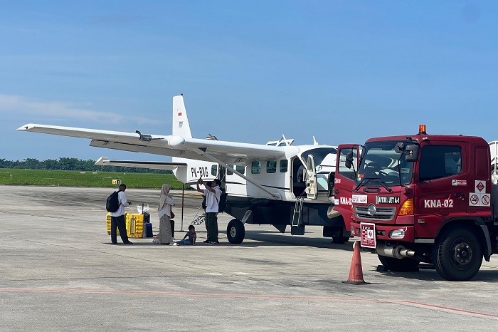 Tim melakukan percepatan pemulihan melalui alih suplai BBM dari Terminal Krueng Raya untuk melayani SPBU wilayah Pidie Jaya, Pidie dan Bireun. (Dok. Tim Media Prabowo)