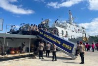 Kapal Polri Wisanggeni 8005 bersiap berangkat membawa 183 personel dan bantuan logistik untuk memperkuat penanganan banjir di Aceh Tamiang. (Dok. Tim Media Prabowo)