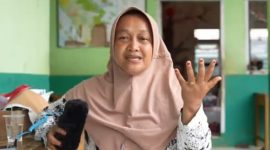Warga Nagari Salareh Aia, Kecamatan Palembayan, Agam, Sumatra Barat, Yuni Efnita (40). yang kehilangan rumah dan usaha akibat galodo. (Dok. Tim Media Prabowo)