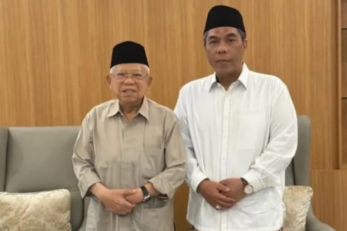 KH Zulfa Mustofa menyampaikan pernyataan perdana sebagai Pejabat Ketua Umum PBNU terkait fokus pelayanan keumatan dan bantuan bencana Sumatera. (Instagrram.com @khzulfamustofaofficial)
