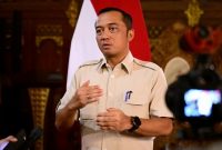 Mensesneg Prasetyo Hadi mengecek kesiapan logistik di Posko Halim untuk memastikan bantuan bencana ke wilayah Sumatera tiba tanpa hambatan. (Instagram.com @prasetyo_hadi28
)