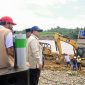 Presiden Prabowo meninjau Jembatan Bailey di Teupin Mane dan memastikan rehabilitasi sawah rusak serta penghapusan utang petani terdampak banjir Aceh. (Dok. Tim Media Prabowo)